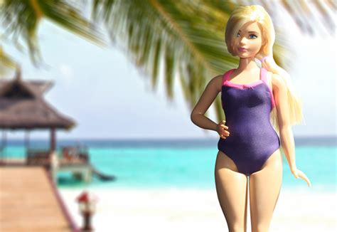 Crean El Primer Traje De Ba O Para La Barbie Curvy Revista Merca