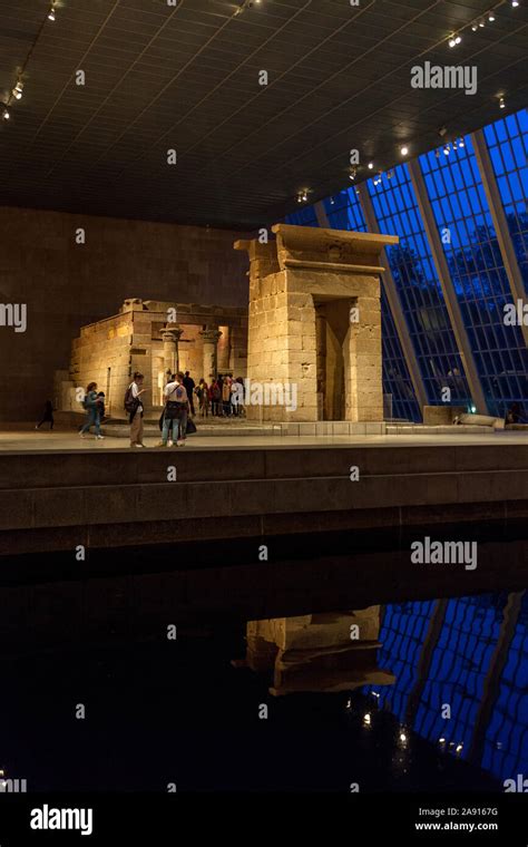 Egyptian Temple Of Dendur Inside The Metropolitan Museum Of Art 5th