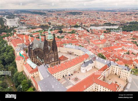 Vieille Ville De Prague Avec La Cath Drale Saint Vitus Et Le Ch Teau De