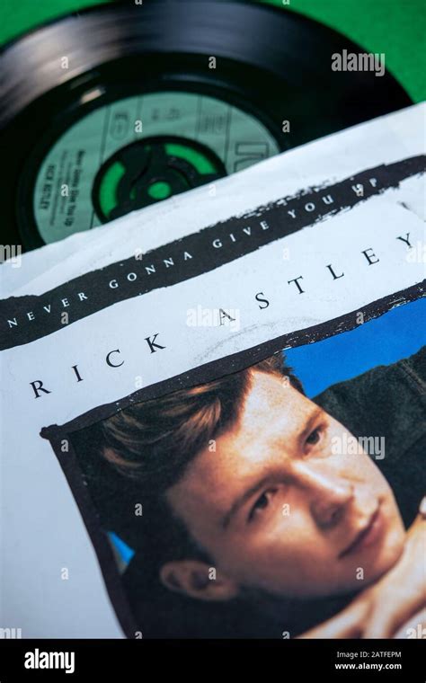 Rick Astley 1980s Hi Res Stock Photography And Images Alamy