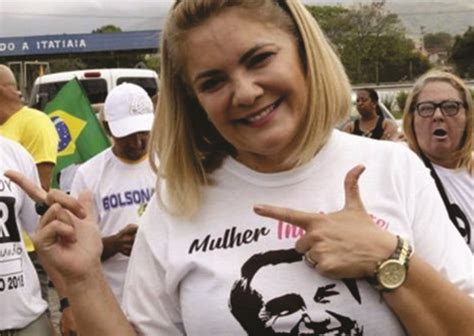 Pf Alega Que Ex Mulher De Bolsonaro Movimentou Milh Es Em Transa Es