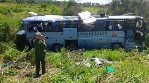 Un Desperfecto Del ómnibus La Causa De Un Accidente En Que Murieron