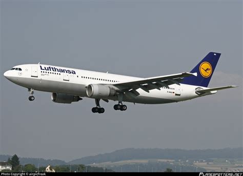 D Aiau Lufthansa Airbus A B Photo By Airpicfreak Id