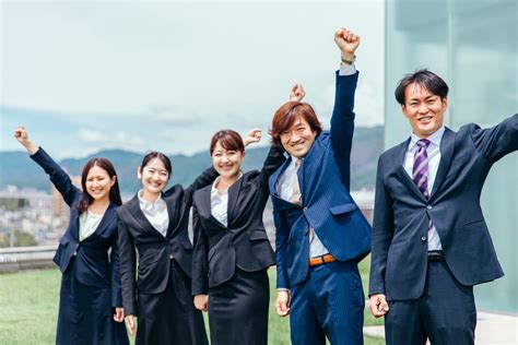 【やめとけ？】文系のメーカー就職が勝ち組の理由｜女子の勝ち組職業も紹介 Ds就活