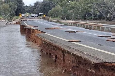 Thousands Stranded In Homes As Flash Flooding Batters Central West Nsw