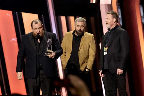 Luke Combs Growin Up Wins 2022 Cma Album Of The Year