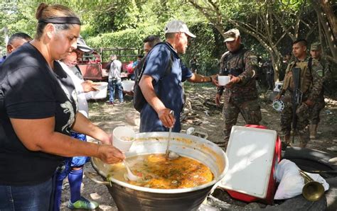 𝙷𝚊𝚕𝚌𝚘𝚗 𝙰𝚣𝚞𝚕 on Twitter POBLACIÓN COLABORA CON MILITARES QUE