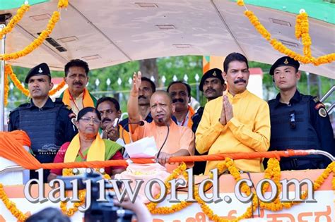 Up Cm Yogi Adityanath Campaigns For Bjp Candidates In Puttur Bantwal