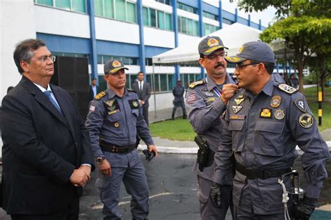 Blog do Lobão Flávio Dino empossa coronel Ismael como novo comandante