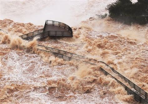 Cataratas del Iguazú permanecen cerradas por la extraordinaria crecida