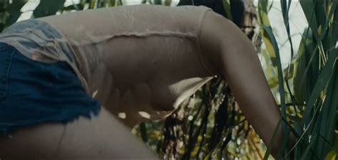 Nude Video Celebs Laetitia Casta Nude Noee Abita Nude Une Ile S E