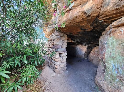 Hermit's Cave Heritage Trail - Visit Griffith