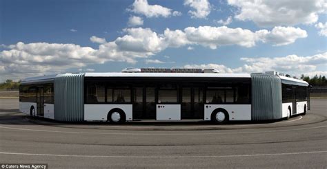 El autobús más grande del mundo tiene capacidad para 256 personas y