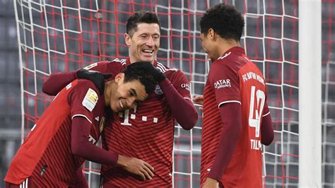 FC Bayern München Robert Lewandowski übertrifft Gerd Müller Eine