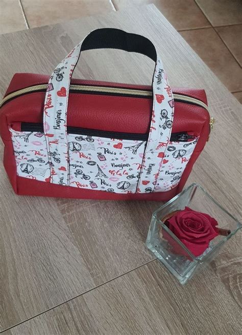 Trousse De Toilette Fringante En Simili Rouge Et Coton Paris Cousue Par