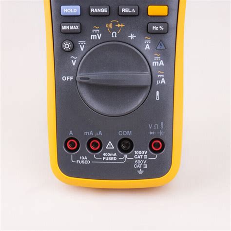 Fluke 17b Auto Range Digital Probe Multimeter Meter Temperature