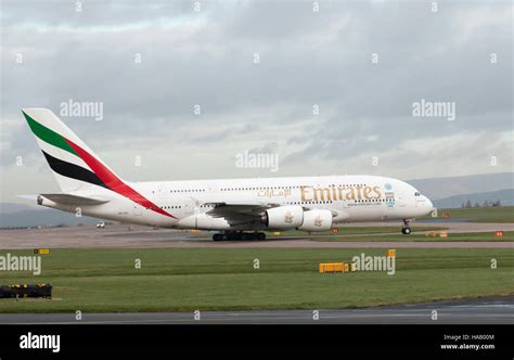 Double decker plane hi-res stock photography and images - Alamy