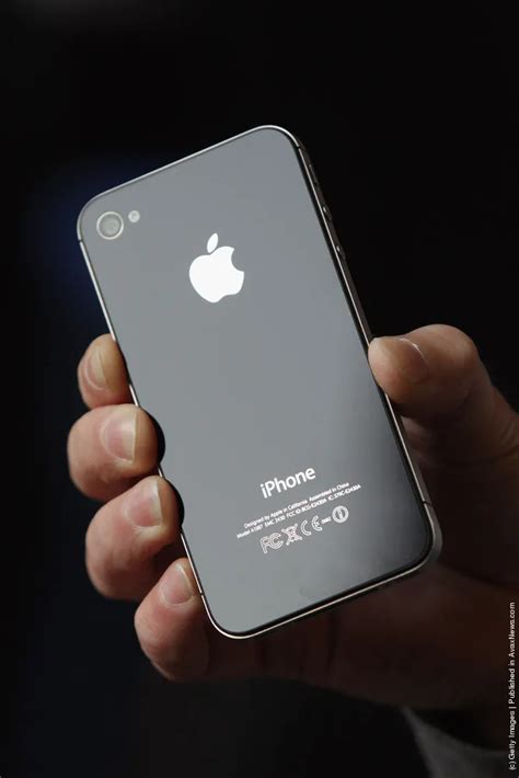 The Apple Iphone 4s Is Released Worldwide