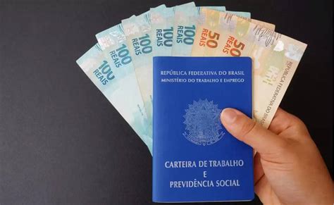 Trabalhadores poderão sacar abono salarial a partir de fevereiro