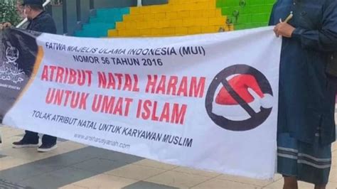 Aksi Jemaah Ansharu Syariah Singgung Atribut Natal Di Surabaya