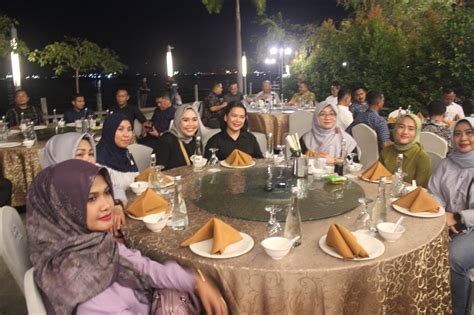 Komandan Yonmarhanlan Iv Batam Hadiri Acara Makan Malam Bersama