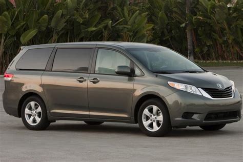 8 Passenger Van – Ontario Van Rental