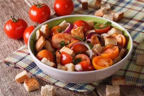 Panzanella Toscana La Ricetta Originale E Le Sue Varianti