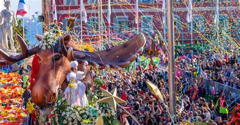 Batailles De Fleurs Du Carnaval De Nice Roi Des Animaux