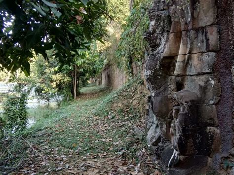 Preah Khan – Maps, Highlights, Hidden Quirks, and History | Hello Angkor