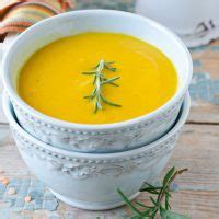 Velouté de lentilles corail aux carottes et aux épices