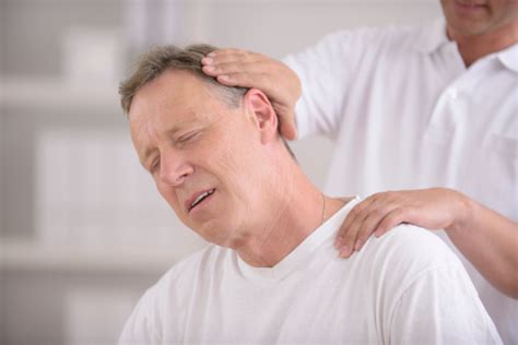 Crepitus Neck What Causes Neck Cracking And Popping