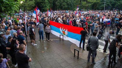 Protest U Cg Zbog Rezolucije O Srebrenici Nadam Se Da E Referendum