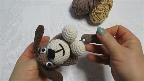 ключница брелок собачка вязаная крючком crochet dog keychain - YouTube
