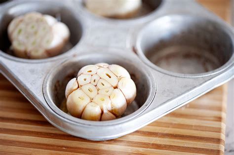 How To Roast A Whole Garlic Clove - Recipes.net