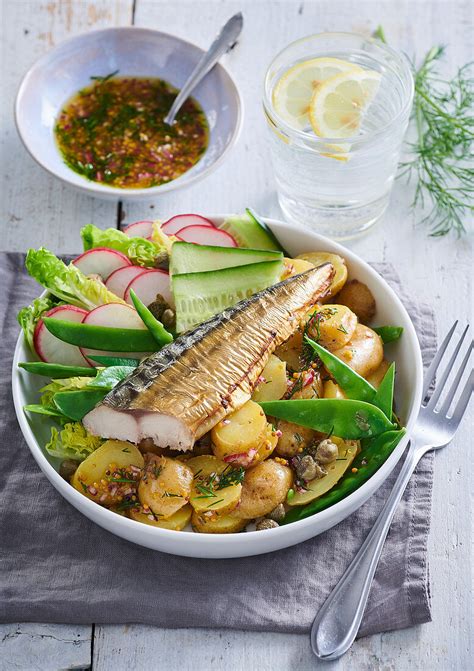 Skandinavischer Kartoffelsalat Mit Bilder Kaufen 13410989 Stockfood