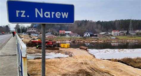 Tak Powstaje Tymczasowy Most Na Narwi W Wi Nie Stary Zostanie