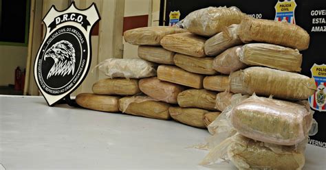 G1 Polícia no AM apreende 50 kg de drogas em lancha e suspeitos