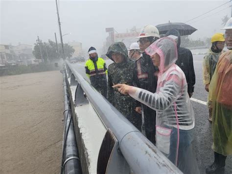 台风暴雨狂炸高雄 多处淹水灾情通报不断