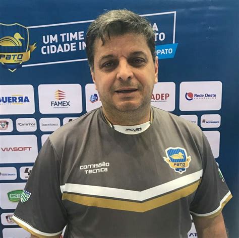 Pato anuncia Sérgio Lacerda como novo técnico LNF