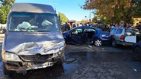 Accident teribil în Lugoj 2 victime blocate Un şofer are 75 de ani