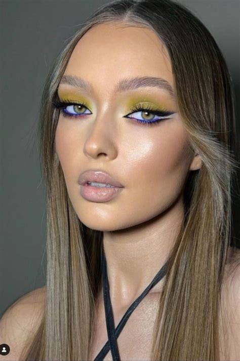 Цветной яркий макияж. Москва | Hair makeup, Makeup looks, Makeup ...