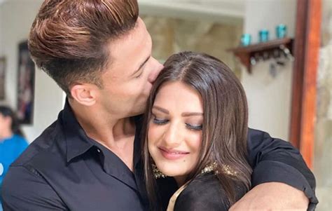 Himanshi Khurana Announces Split From Asim Riaz We Could Not Find