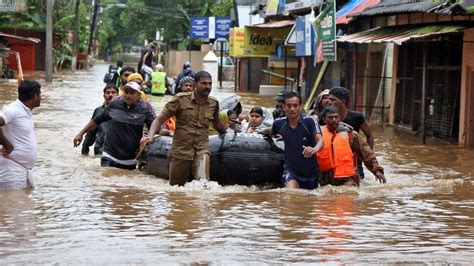 Kerala Floods At Least 26 Killed As Rescuers Step Up Efforts Bbc News