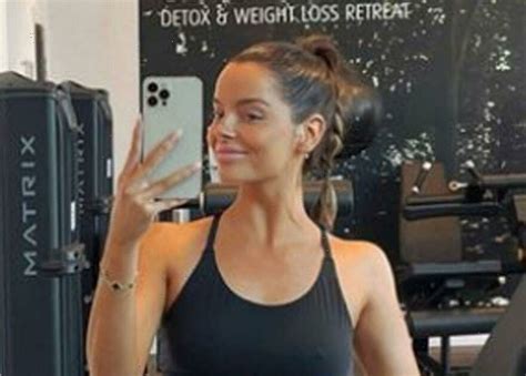 Love Islands Maura Higgins Shows Off Gym Honed Figure In Tiny Shorts