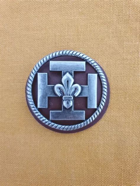 INSIGNE CROIX MÉTALLIQUE de promesse Pionniers Scouts de France 1982