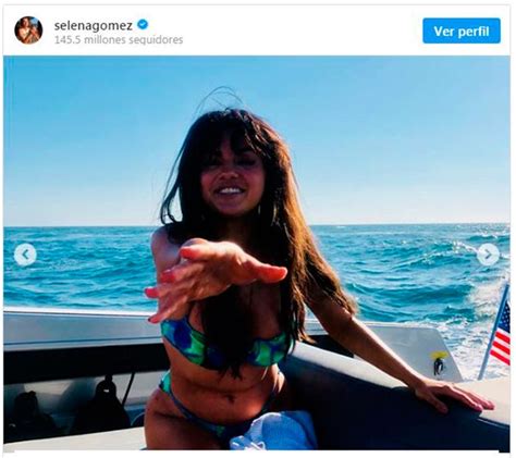 Selena Gomez arrasa en Instagram con fotos en bikini desde México