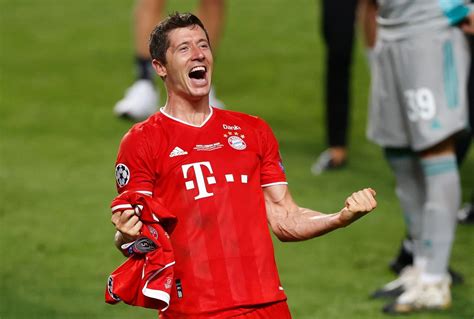 Liga Mistrz W Robert Lewandowski W Ku Z Trofeum Marzy Em O Tobie