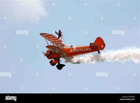 Vintage Wing Walker Hi Res Stock Photography And Images Alamy