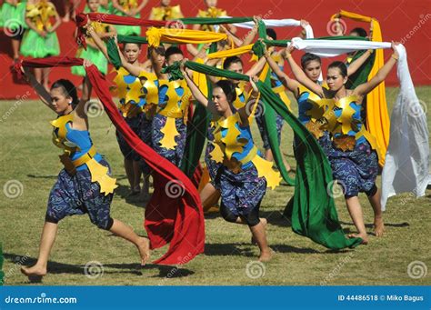 Shawl Dance In Indonesia Editorial Stock Photo Image Of Festival