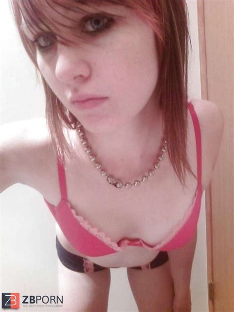 Super Super Fucking Hot Emo Female ZB Porn